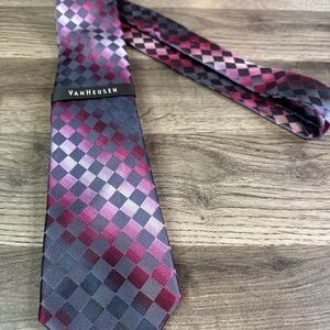 NWT Van Heusen Men's Tie - Gray and Purple Checkered